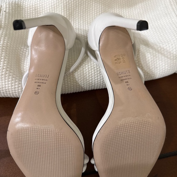 NEW Schutz white stilettos high heel size 8 - Picture 3 of 8